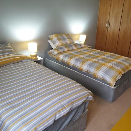Queens Rooms, A Perfect Stay, Next To Shopping Parks And Central Manchester Exteriör bild