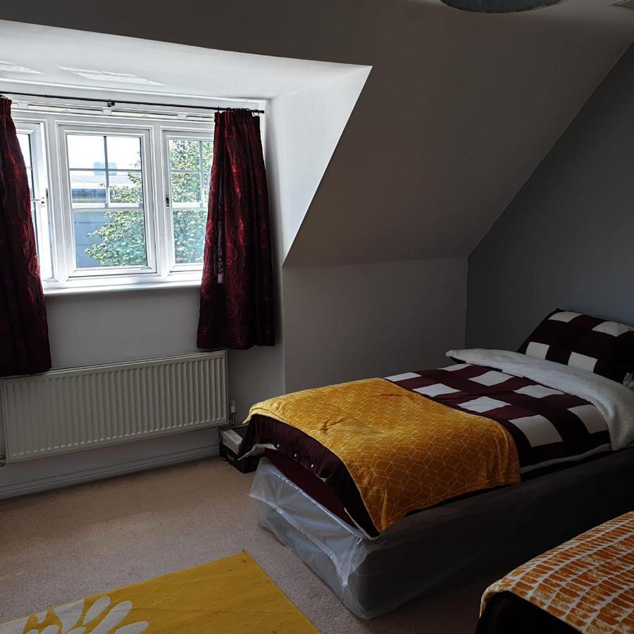 Queens Rooms, A Perfect Stay, Next To Shopping Parks And Central Manchester Exteriör bild