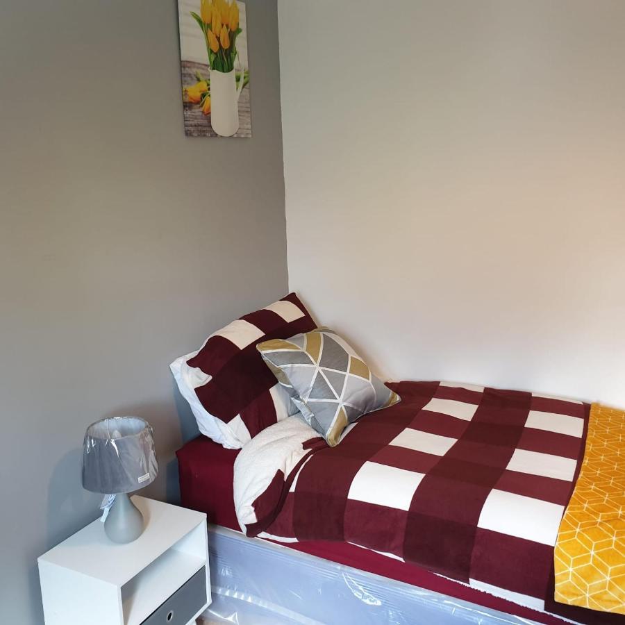 Queens Rooms, A Perfect Stay, Next To Shopping Parks And Central Manchester Exteriör bild