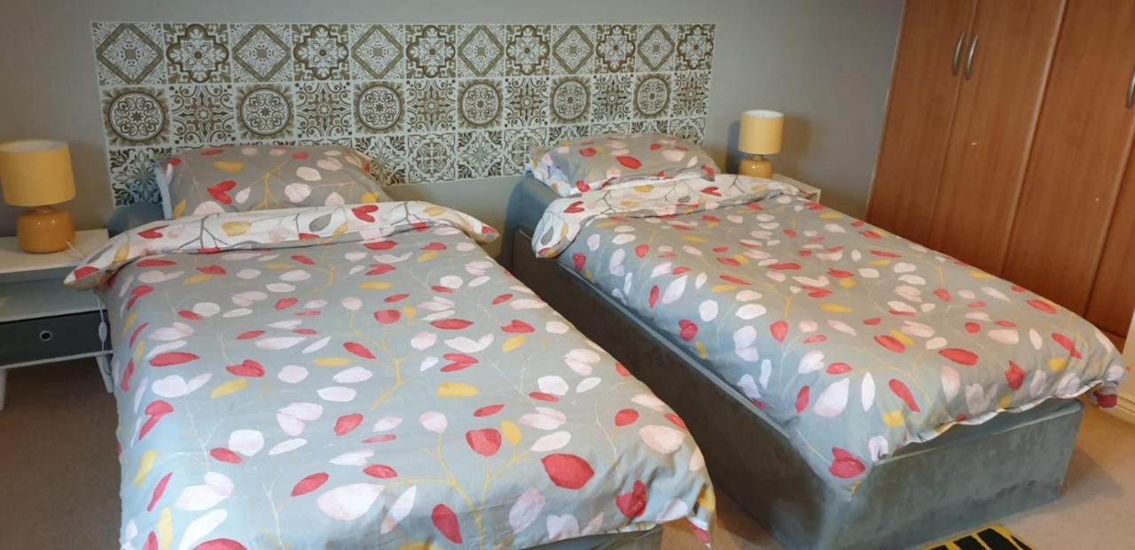 Queens Rooms, A Perfect Stay, Next To Shopping Parks And Central Manchester Exteriör bild